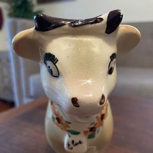 Vintage cow creamer